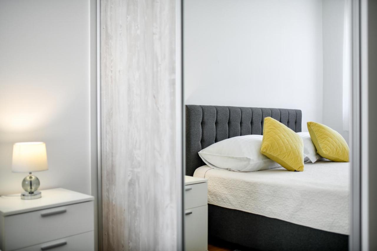 Modern Apartment For 2025' Vacation In 자다르 외부 사진