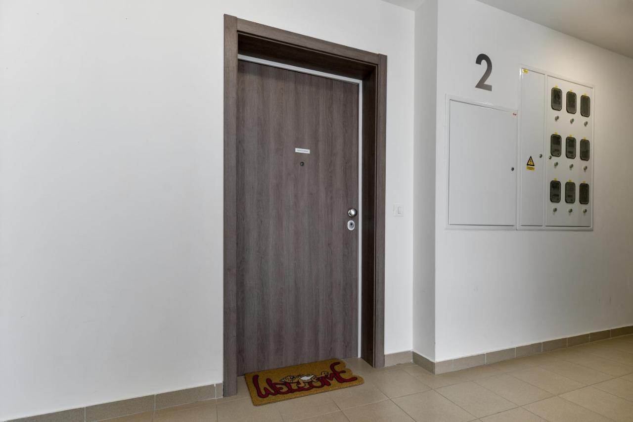 Modern Apartment For 2025' Vacation In 자다르 외부 사진