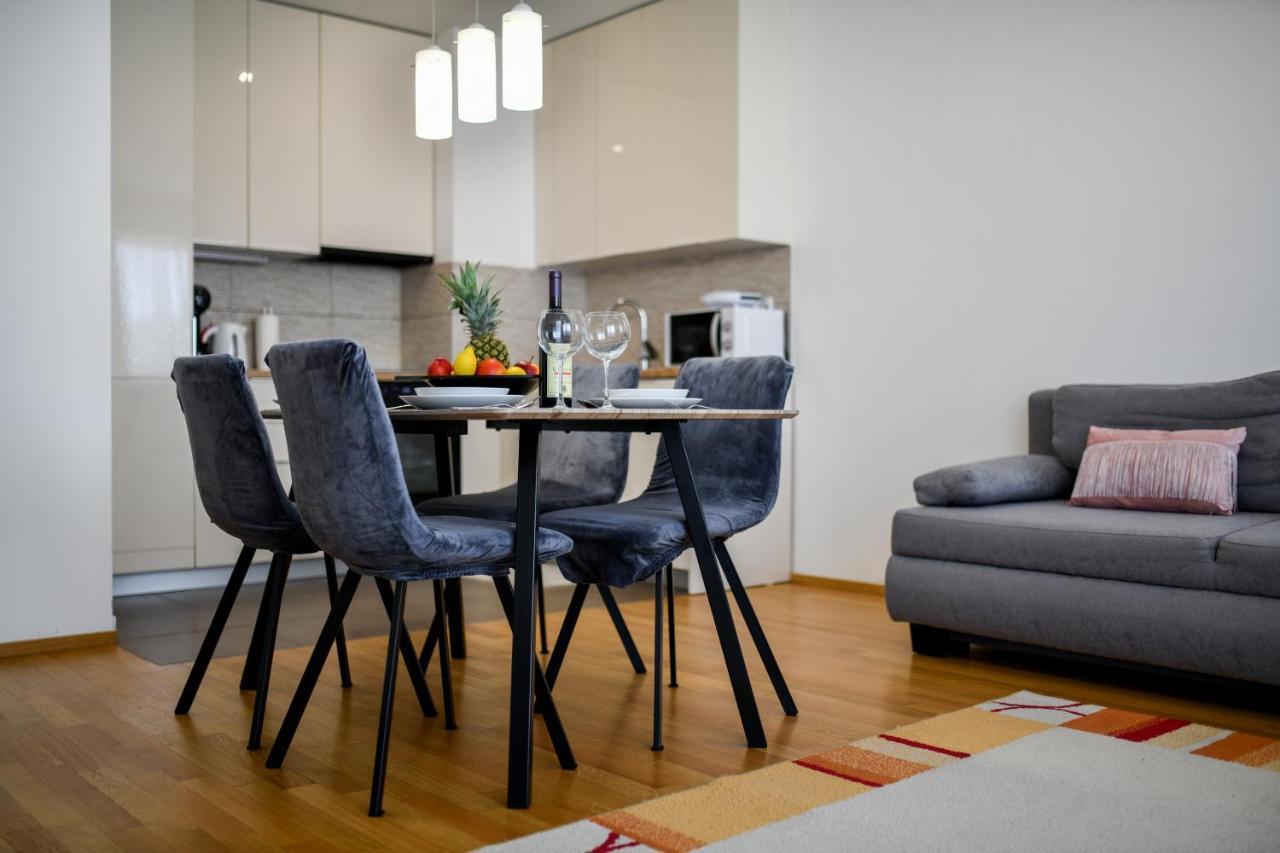 Modern Apartment For 2025' Vacation In 자다르 외부 사진