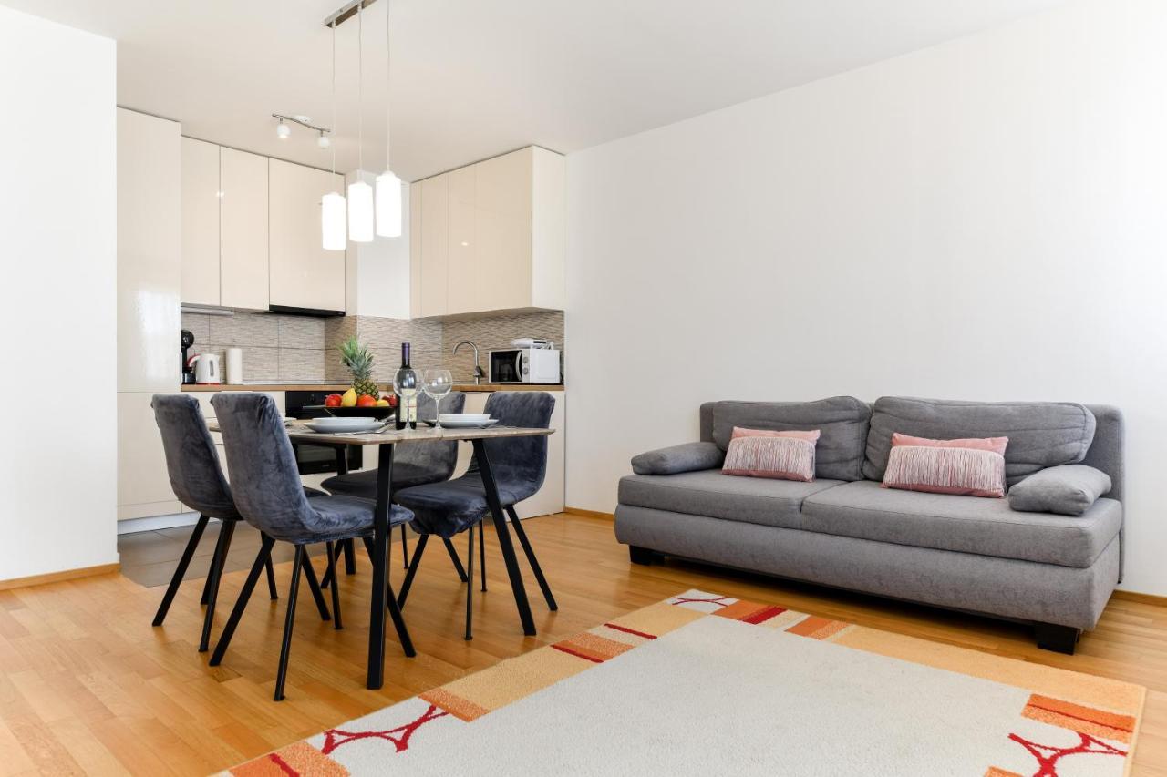 Modern Apartment For 2025' Vacation In 자다르 외부 사진