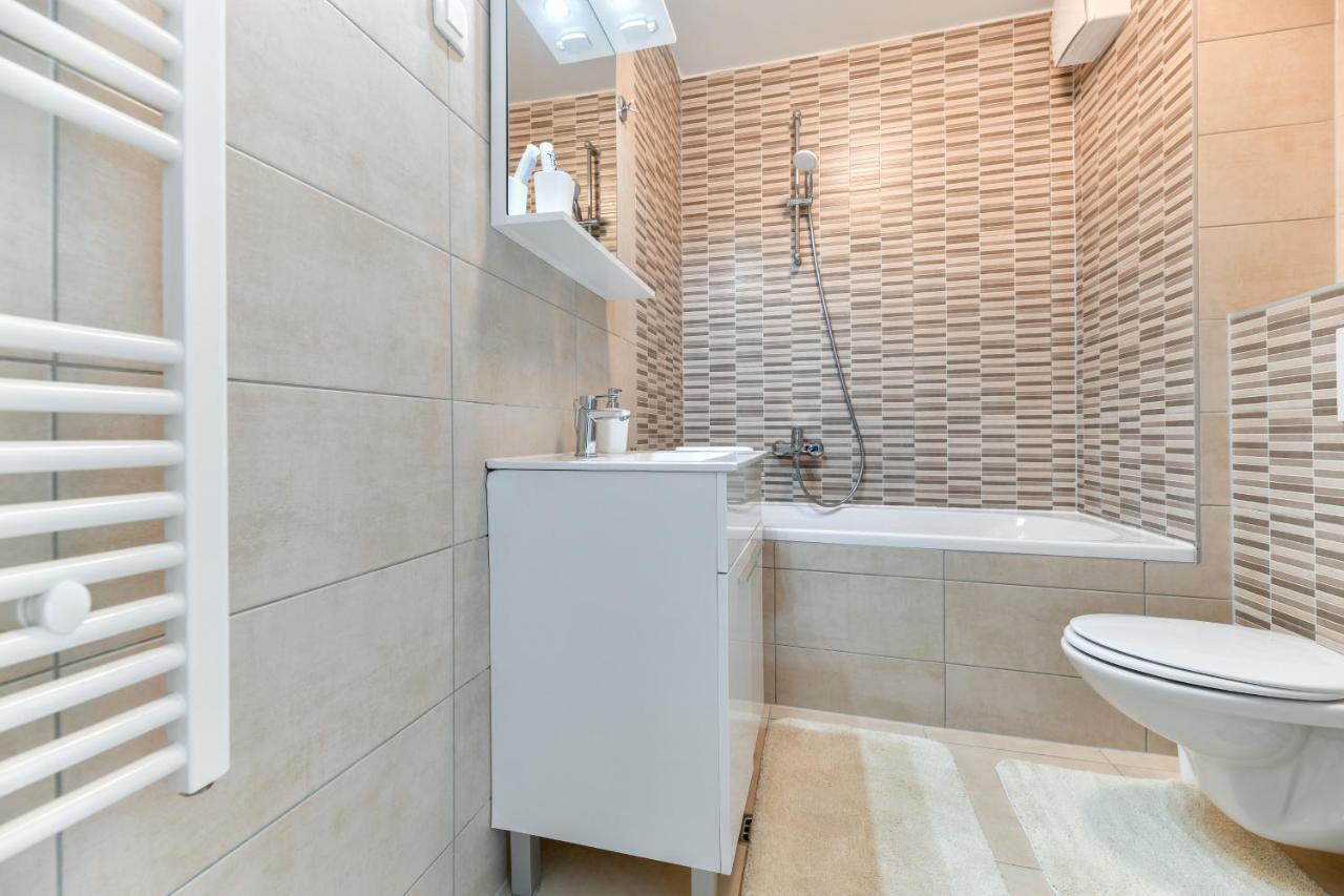 Modern Apartment For 2025' Vacation In 자다르 외부 사진
